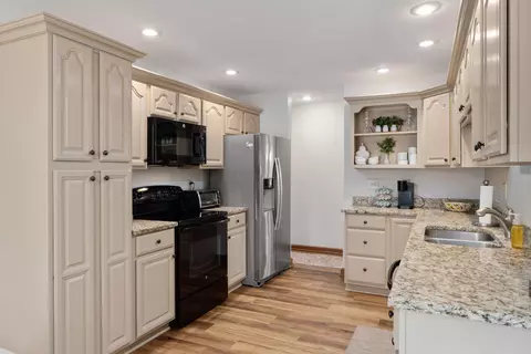 Kitchen - 1007 Ridge Dr, Circleville, OH 43113 photo 1 of 5