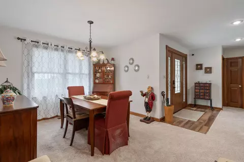 Entry Way - 1007 Ridge Dr, Circleville, OH 43113 photo 4 of 4