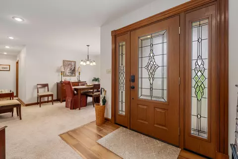 Entry Way - 1007 Ridge Dr, Circleville, OH 43113 photo 3 of 4