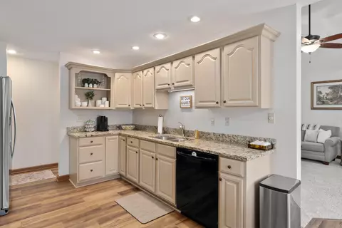 Kitchen - 1007 Ridge Dr, Circleville, OH 43113 photo 2 of 5