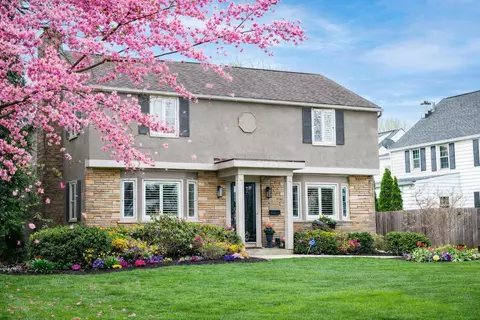 1865 Collingswood Rd, Columbus, OH 43221
