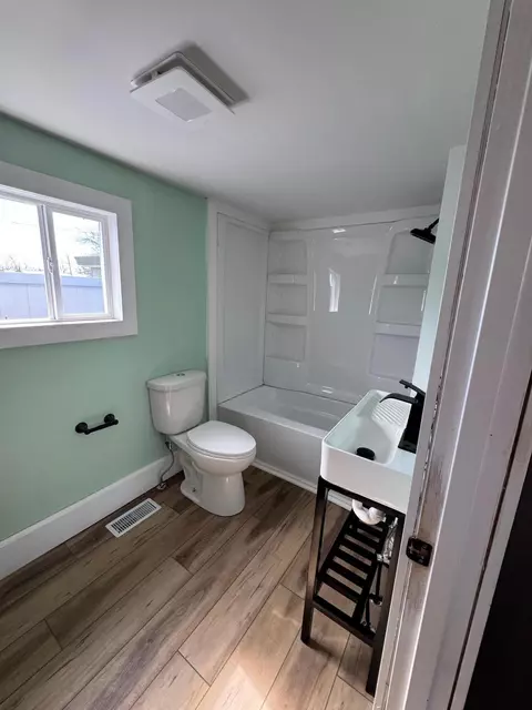 Bath - 624 S Scioto St, Circleville, OH 43113 photo 1 of 1