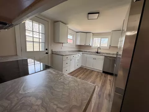 Kitchen - 624 S Scioto St, Circleville, OH 43113 photo 2 of 2