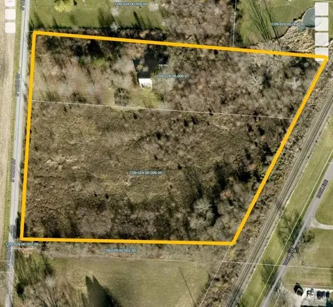 226 S 3rd St, Cardington, OH 43315