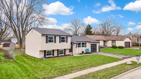 1974 New Market Dr, Grove City, OH 43123