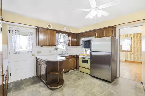 Kitchen - 249 Marvel Dr, Lancaster, OH 43130 photo 1 of 3