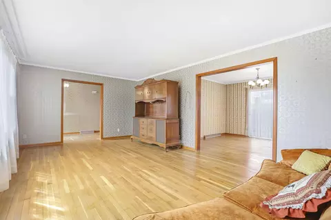 Living - 249 Marvel Dr, Lancaster, OH 43130 photo 1 of 5