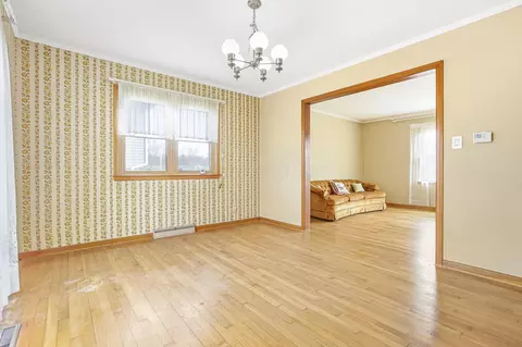 Living - 249 Marvel Dr, Lancaster, OH 43130 photo 3 of 5