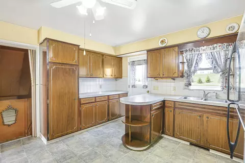 Kitchen - 249 Marvel Dr, Lancaster, OH 43130 photo 2 of 3