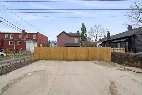 Exterior - 74 E Dodridge St, Columbus, OH 43202 photo 9 of 11