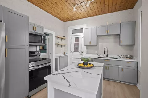 Kitchen - 74 E Dodridge St, Columbus, OH 43202 photo 2 of 5