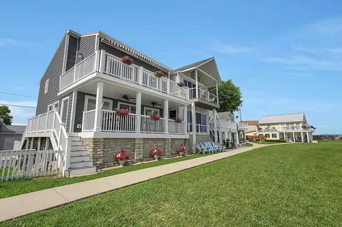 48 Rosebraugh Cir E, Buckeye Lake, OH 43008
