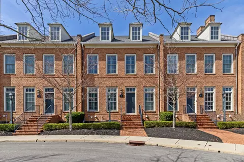 12 Richmond Sq, New Albany, OH 43054