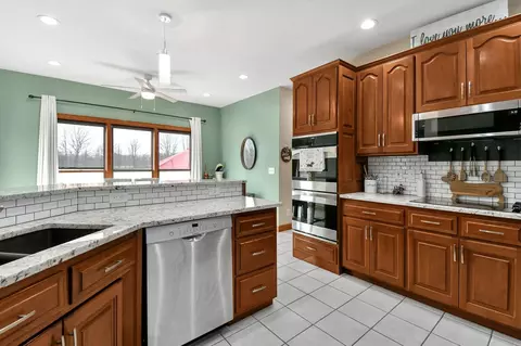 Kitchen - 3570 Needham Rd, Mansfield, OH 44904 photo 1 of 4