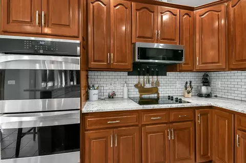 Kitchen - 3570 Needham Rd, Mansfield, OH 44904 photo 3 of 4