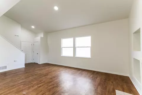 Living - 2177 Margo Rd, Columbus, OH 43229 photo 1 of 2
