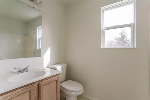 Bath - 2177 Margo Rd, Columbus, OH 43229 photo 1 of 2