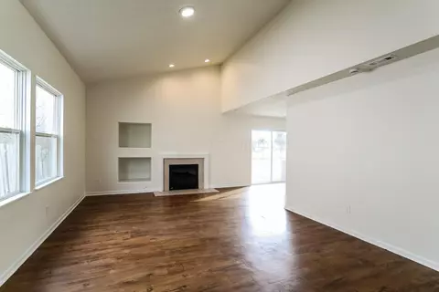 Living - 2177 Margo Rd, Columbus, OH 43229 photo 2 of 2