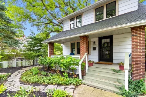 2804 Indianola Ave, Columbus, OH 43202