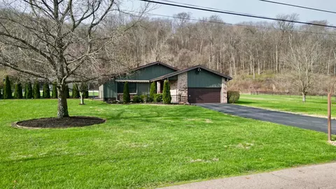 1445 Lake Dr, Chillicothe, OH 45601