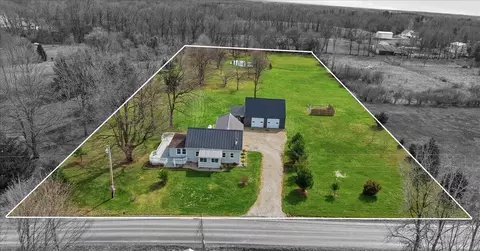8158 New Delaware Rd, Mount Vernon, OH 43050
