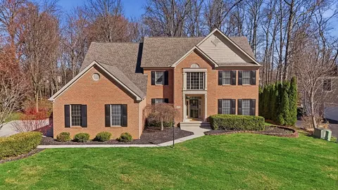 2589 Aikin Cir S, Lewis Center, OH 43035