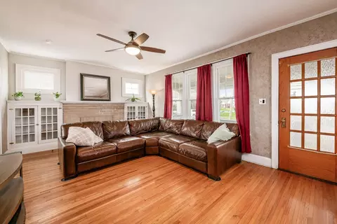Living - 415 E Weber Rd, Columbus, OH 43202 photo 2 of 2