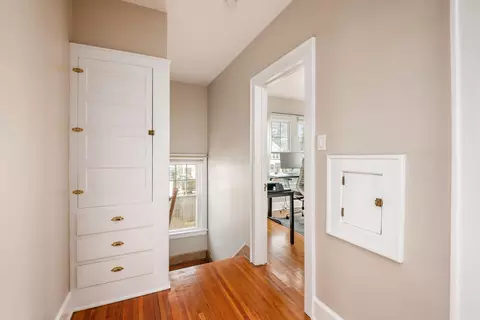 Entry Way - 415 E Weber Rd, Columbus, OH 43202 photo 4 of 5
