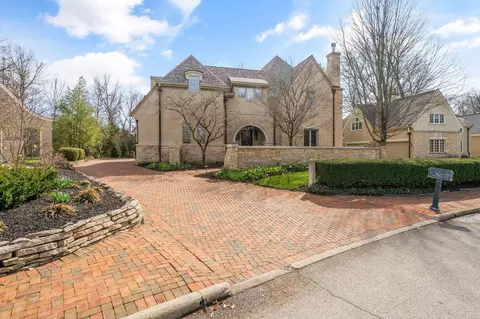 7871 Calverton Sq, New Albany, OH 43054