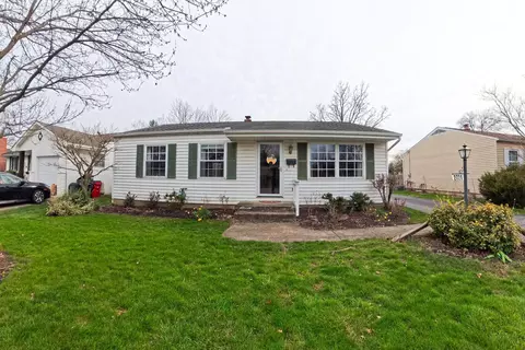 2721 Queensway Dr, Grove City, OH 43123