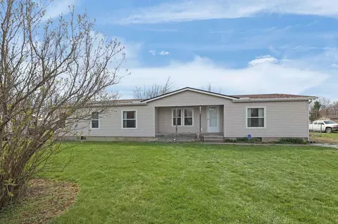 68 5th Ave SW, Pataskala, OH 43062