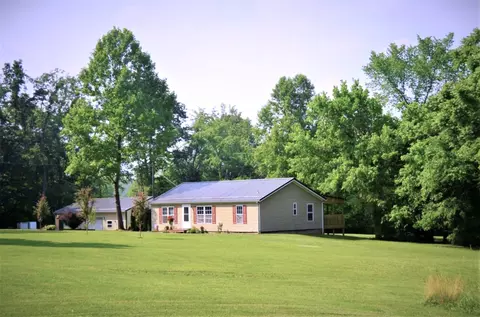 2654 Darlington Dr, Zanesville, OH 43701