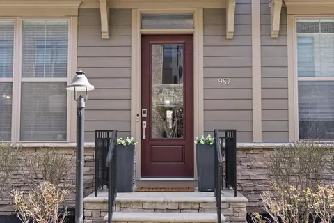952 Pullman Pl #27, Grandview Heights, OH 43212