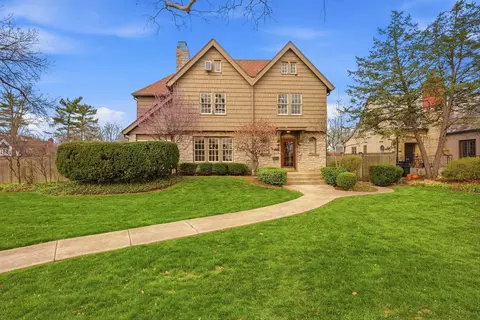 2448 Sherwood Rd, Columbus, OH 43209