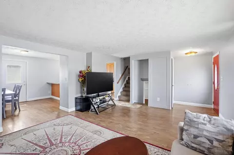 8055 Eliot Dr, Reynoldsburg, OH 43068