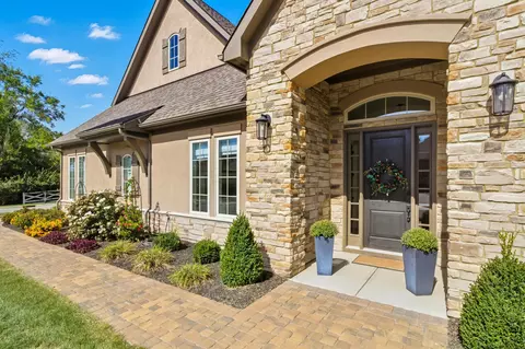 3327 Wolf Ridge Dr, Dublin, OH 43017