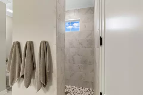 Bath - 3327 Wolf Ridge Dr, Dublin, OH 43017 photo 1 of 7