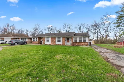 1108-1110 Cambridge Ct, New Carlisle, OH 45344