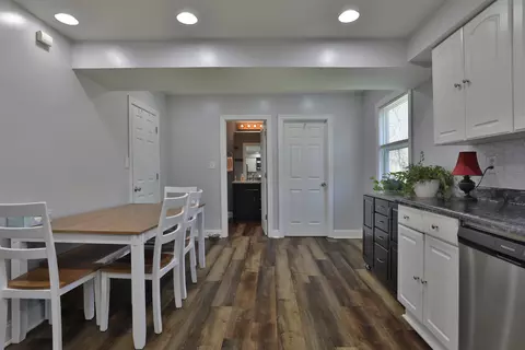 Entry Way - 5514 Fairfield Rd, Orient, OH 43146 photo 2 of 3