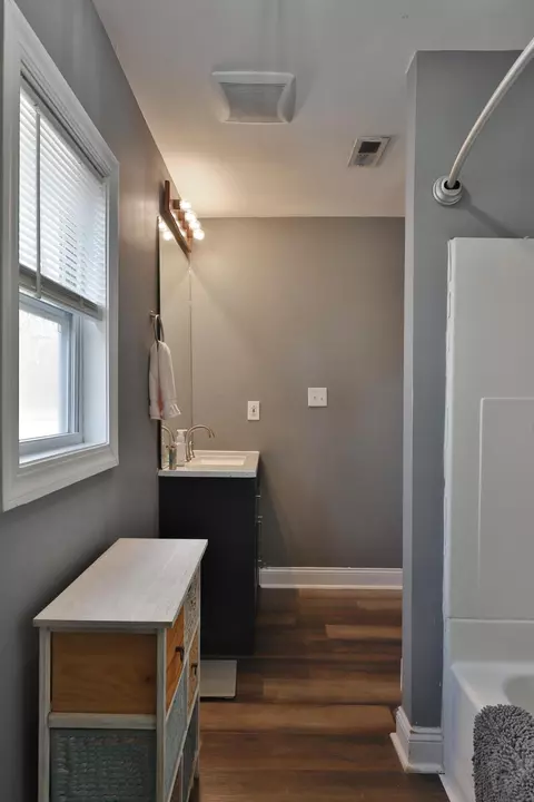 Bath - 5514 Fairfield Rd, Orient, OH 43146 photo 2 of 2