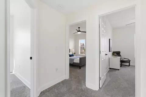 Entry Way - 633 E Starr Ave, Columbus, OH 43201 photo 5 of 5
