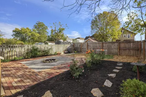 Exterior - 633 E Starr Ave, Columbus, OH 43201 photo 18 of 22