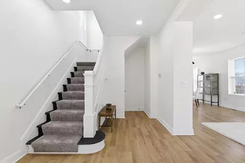 Entry Way - 633 E Starr Ave, Columbus, OH 43201 photo 1 of 5