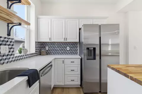 Kitchen - 633 E Starr Ave, Columbus, OH 43201 photo 5 of 5