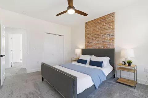 Bedroom - 633 E Starr Ave, Columbus, OH 43201 photo 2 of 5