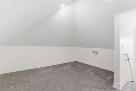 Bedroom - 633 E Starr Ave, Columbus, OH 43201 photo 4 of 5
