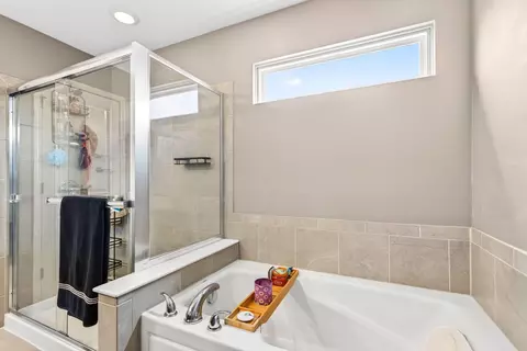Bath - 2317 Pine Crest Dr, Lancaster, OH 43130 photo 4 of 5
