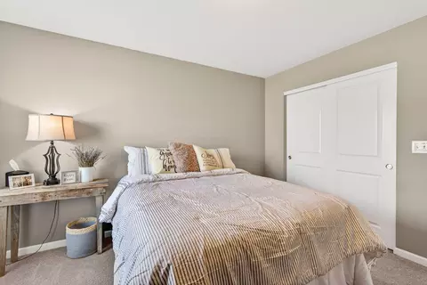 Bedroom - 2317 Pine Crest Dr, Lancaster, OH 43130 photo 5 of 7