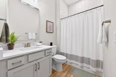 Bath - 2599 Hackney Ct, Powell, OH 43065 photo 4 of 6