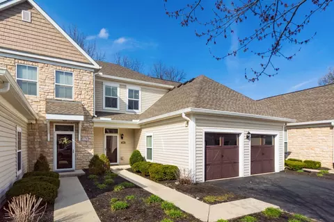 374 Westgreen Ln, Westerville, OH 43082